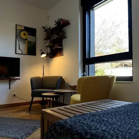 Cozy Near The Center Apartment *